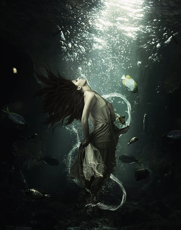 Create An Underwater Beauty In Photoshop
